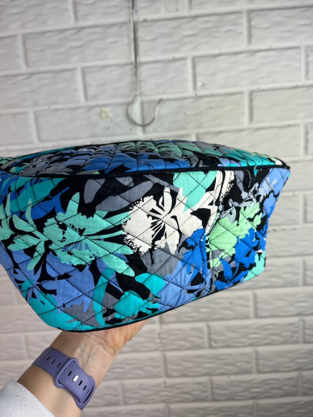 VERA BRADLEY CARRYALL CROSSBODY CAMOFLORAL QUILTED BAG BLACK BLUE GREEN NWT - Picture 9 of 17